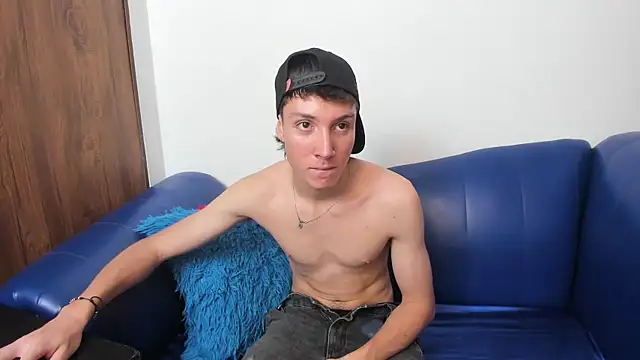 LittleDanny  online show from December 19, 2025, 7:32 pm