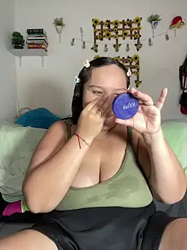 luna sweet16 online show from September 25, 2025, 4:11 pm