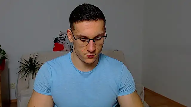 Snapshot of ZeinMiracles chatting on November 15, 2025, 8:16 pm ZeinMiracles online show from November 15, 2025, 8:16 pm