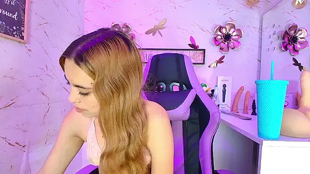 Natasha-Adams online show from February 3, 2026, 9:42 pm