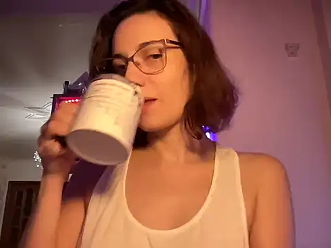 Snapshot of Tomiriss chatting on September 11, 2025, 11:27 pm Tomiriss online show from September 11, 2025, 11:27 pm