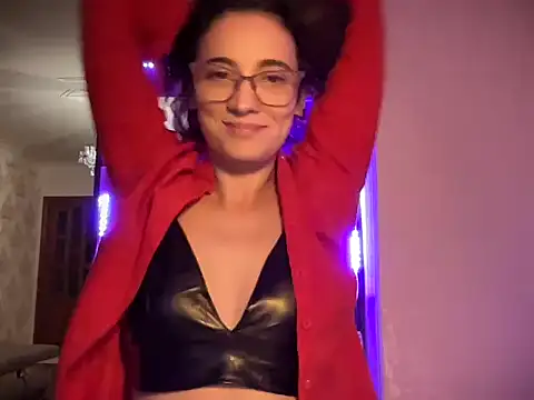 Snapshot of Tomiriss chatting on September 15, 2025, 12:21 am Tomiriss online show from September 15, 2025, 12:21 am