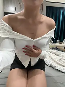 Snapshot of Xiaokui-04 chatting on October 31, 2025, 3:35 pm Xiaokui-04 online show from October 31, 2025, 3:35 pm