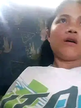 Pretty-Queen21 online show from October 20, 2025, 4:13 am