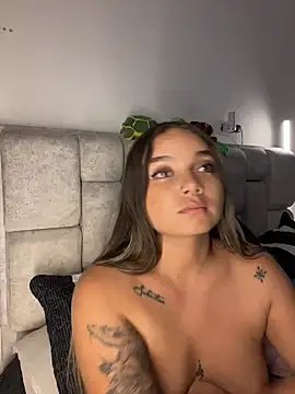 Snapshot of AnnyLopezzz_ chatting on June 20, 2026, 6:27 am AnnyLopezzz online show from June 20, 2026, 6:27 am