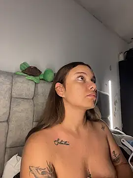 Snapshot of AnnyLopezzz_ chatting on July 9, 2026, 6:39 am AnnyLopezzz online show from July 9, 2026, 6:39 am