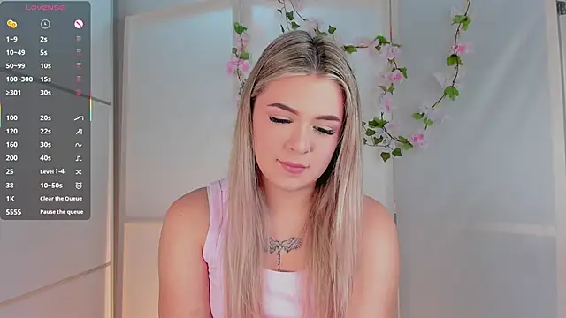 Snapshot of AliaBuerstatte chatting on October 2, 2025, 7:10 pm AliaBuerstatte online show from October 2, 2025, 7:10 pm