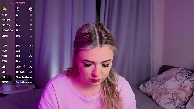 Snapshot of AliaBuerstatte chatting on November 10, 2025, 7:02 pm AliaBuerstatte online show from November 10, 2025, 7:02 pm