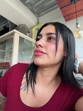 AlannaEvons online show from July 28, 2026, 7:39 pm