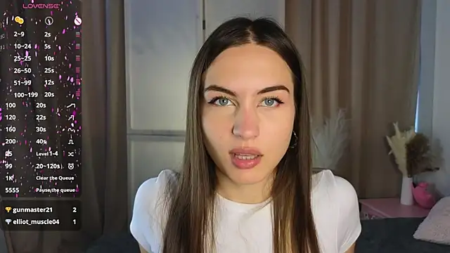 Moonlight1Sonata1 online show from September 19, 2025, 9:11 am