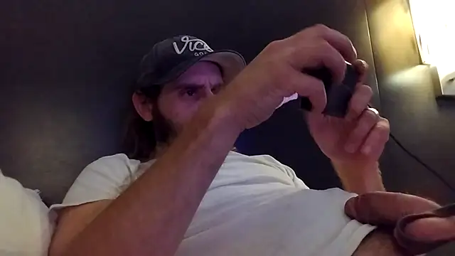 Brabbit3211 online show from September 21, 2025, 2:35 am