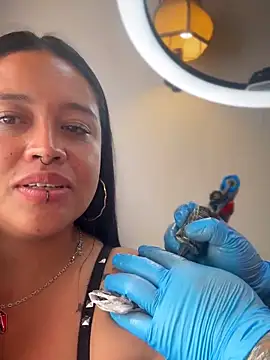 -Mia1 online show from October 25, 2025, 8:14 pm