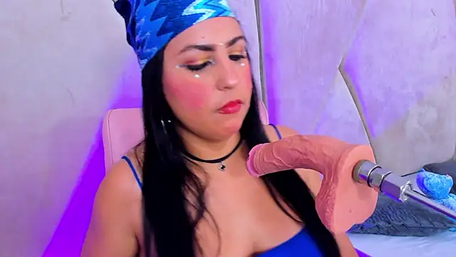 Victoriia Queen online show from November 1, 2025, 8:33 pm