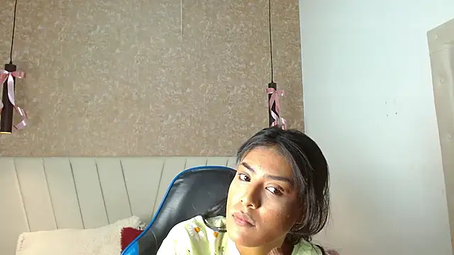 babilett online show from November 24, 2025, 11:43 am