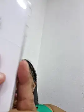 maleja23 online show from October 7, 2025, 2:09 am