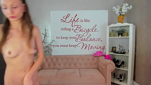 ReynaTheVixen online show from September 27, 2025, 4:34 pm