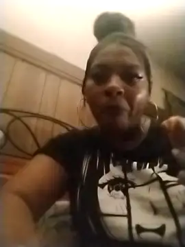 Ladiv33 online show from October 30, 2025, 5:24 pm