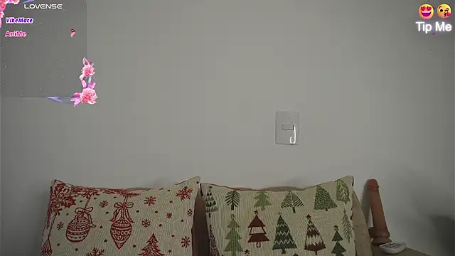 Snapshot of Roxybeautyy chatting on February 21, 2026, 9:43 am Roxybeautyy online show from February 21, 2026, 9:43 am