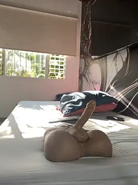 MelissaAlCapone online show from October 6, 2025, 9:01 pm