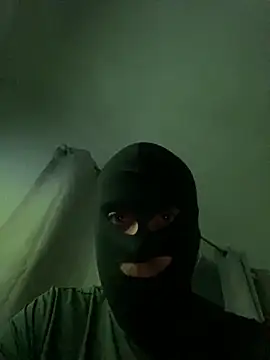 FiguralBeverage online show from October 4, 2025, 6:17 pm