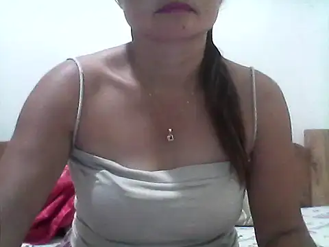 nathalie0045 online show from March 11, 2026, 10:38 pm