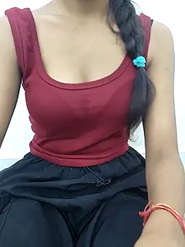 cute parii  online show from September 12, 2025, 9:59 pm