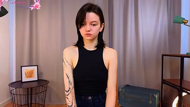 PamilaGrassle online show from September 18, 2025, 4:25 am