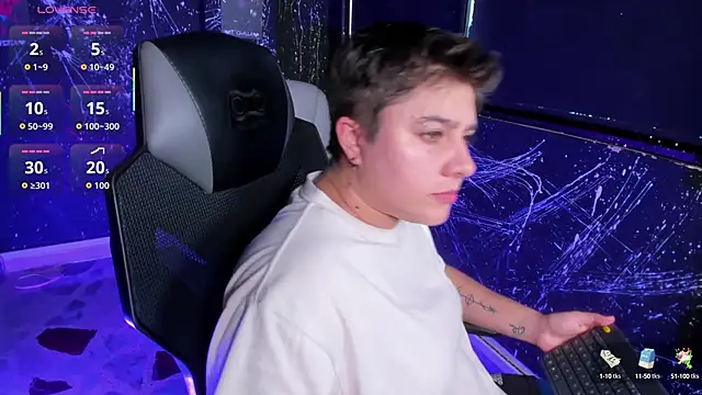 Snapshot of IanGilbert chatting on September 24, 2025, 8:01 pm IanGilbert online show from September 24, 2025, 8:01 pm