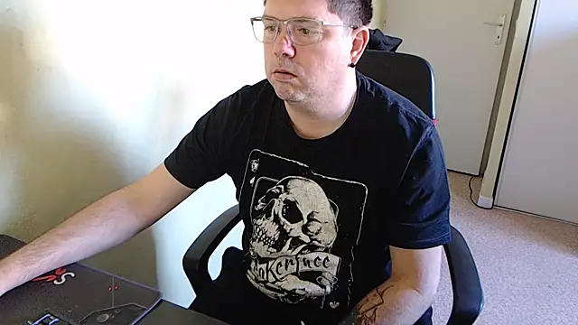 blueandwhite1 online show from February 2, 2025, 9:51 am