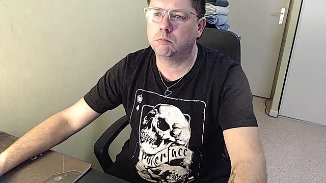 blueandwhite1 online show from February 3, 2025, 5:24 pm