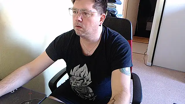 blueandwhite1 online show from February 6, 2025, 3:31 pm