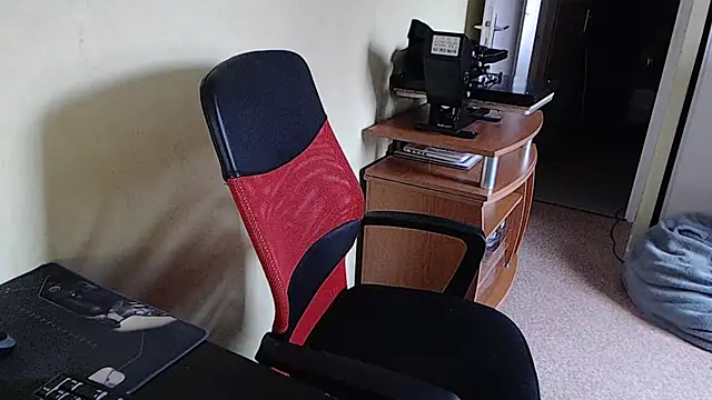 blueandwhite1 online show from February 21, 2025, 3:32 pm