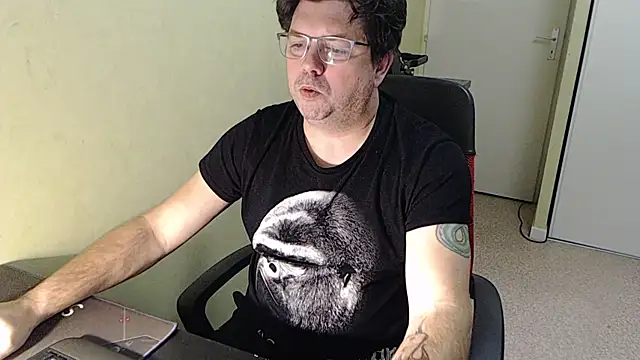 Snapshot of blueandwhite1 chatting on January 8, 2026, 5:26 pm blueandwhite1 online show from January 8, 2026, 5:26 pm