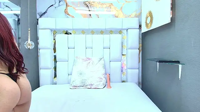 Samantha-Colins  online show from September 10, 2025, 9:15 pm