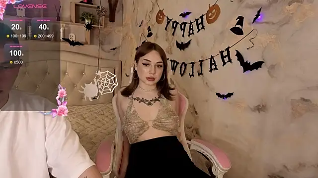 Snapshot of Crystal-Nuts chatting on October 21, 2025, 7:03 pm Crystal-Nuts online show from October 21, 2025, 7:03 pm