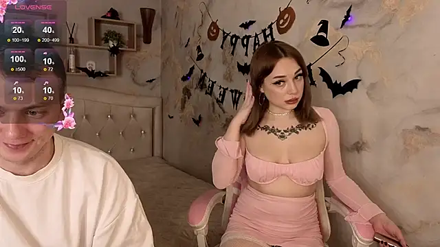 Snapshot of Crystal-Nuts chatting on October 23, 2025, 8:29 pm Crystal-Nuts online show from October 23, 2025, 8:29 pm