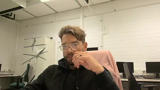 SweetBoyToy online show from September 26, 2025, 12:36 am