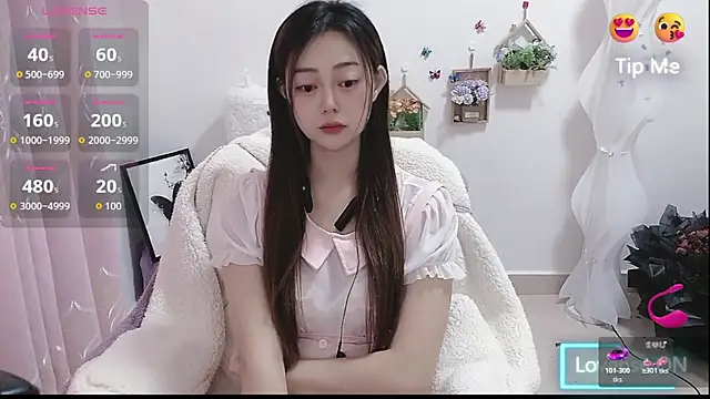 Abb-qiaoyi online show from November 28, 2025, 3:31 am