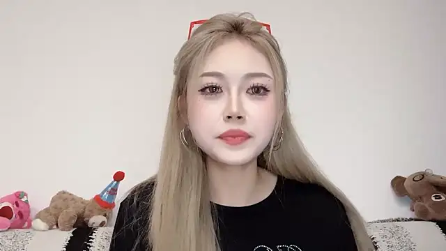 XingKongCOCO-107 online show from October 17, 2025, 11:02 am