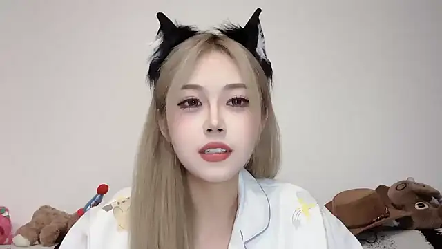 XingKongCOCO-107 online show from October 18, 2025, 10:49 am