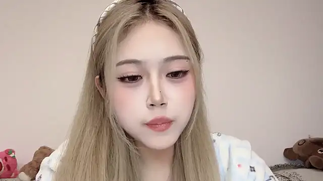 XingKongCOCO-107 online show from November 3, 2025, 12:17 pm