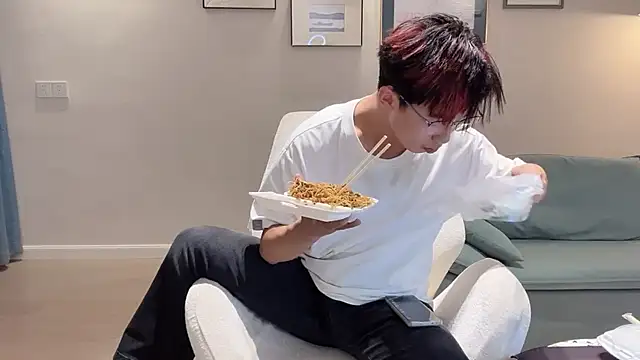 STxuguanhan online show from October 1, 2025, 10:38 pm