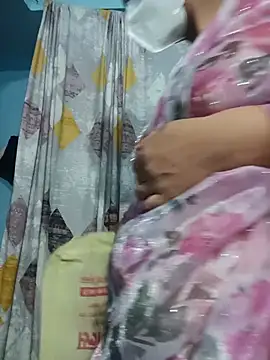 Snapshot of Mast-Haseena chatting on June 3, 2026, 11:43 pm Mast-Haseena online show from June 3, 2026, 11:43 pm