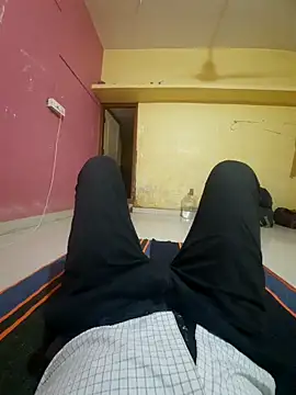 choot paglu online show from October 13, 2025, 11:43 am