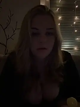 ItsLxsa online show from October 27, 2025, 11:41 pm