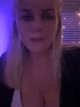 Snapshot of ItsLxsa chatting on July 28, 2026, 8:45 pm ItsLxsa online show from July 28, 2026, 8:45 pm