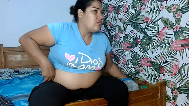 69smallstar online show from April 14, 2026, 11:38 am