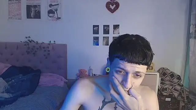 2cyboy  online show from September 21, 2025, 3:08 am