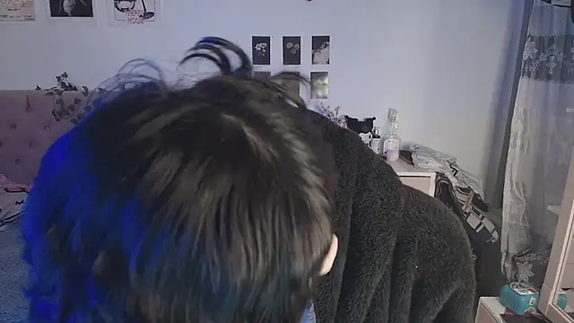 2cyboy  online show from September 26, 2025, 8:35 pm