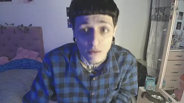 2cyboy  online show from October 15, 2025, 8:42 pm